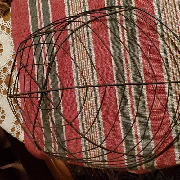 💥SOLD💥Antique wire farm basket - Picture 10 of 12